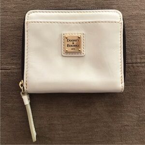 Dooney & Bourke white Leather Wallet